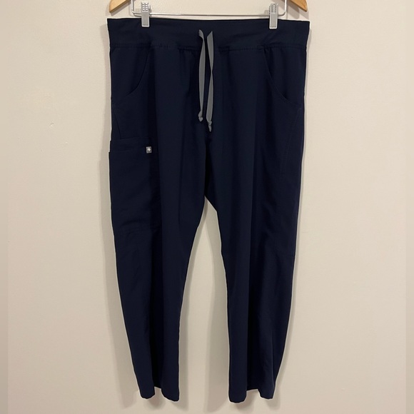 Figs Kade Cargo Scrub Pants Navy LP - Picture 4 of 13